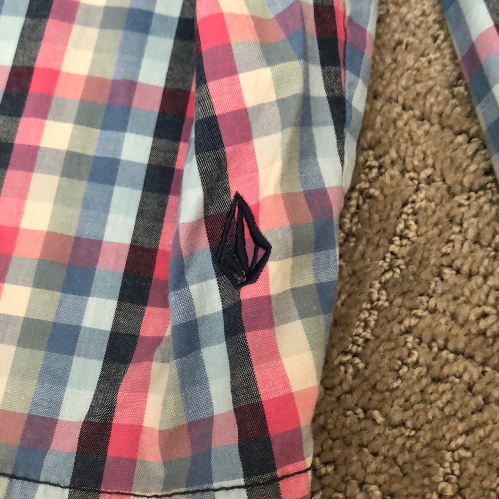 Volcom Shorts - Picture 3 of 4